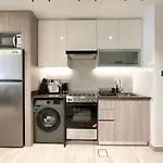 Trophy Elegant Suite W Premium Facilities & Golf Simulator