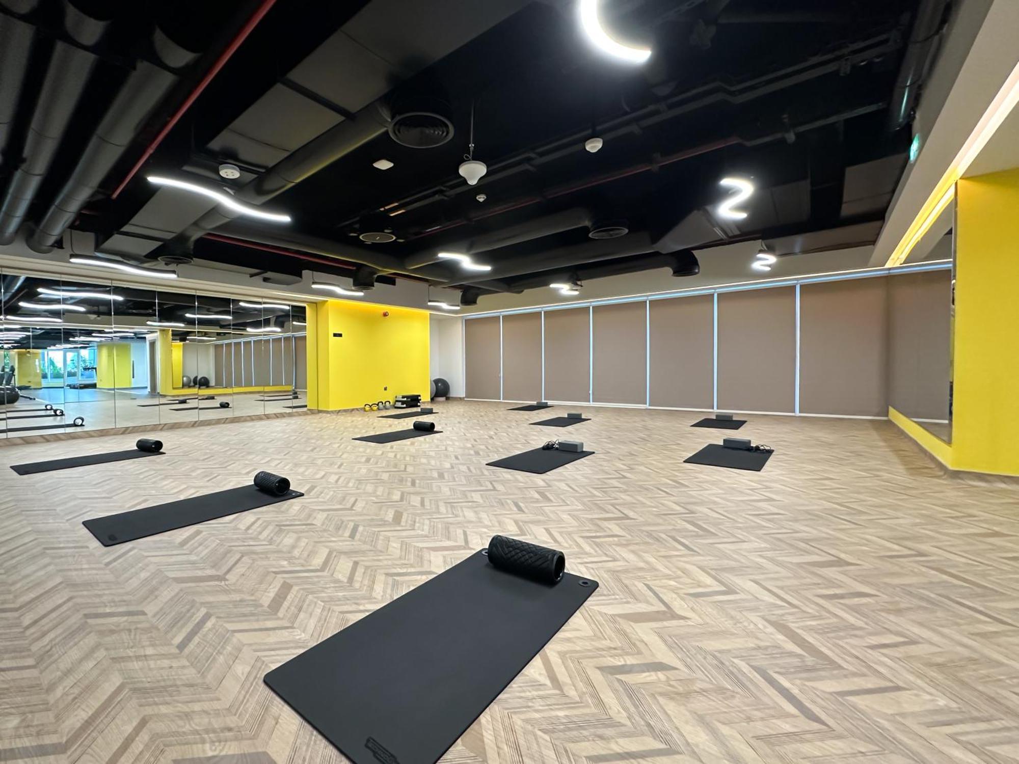 Trophy Elegant W Premium Facilities & Golf Simulator *